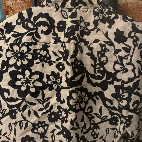 Charter Club Petites Cream & Black Floral 100% Linen Blouse Size 10P - Picture 4 of 7